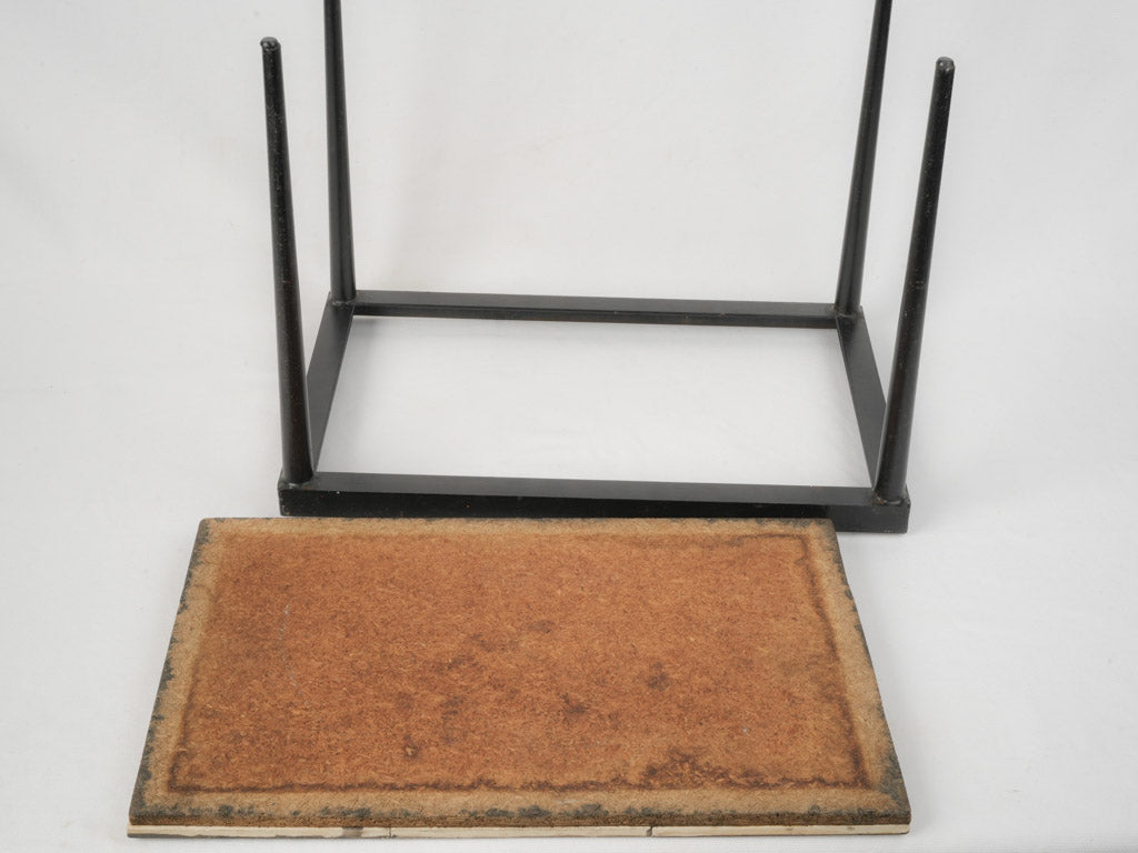 Elegant tapered legs table