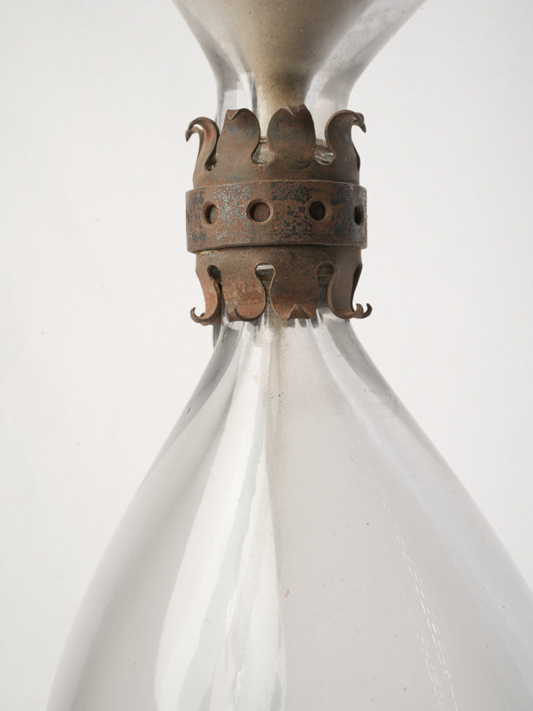 Bold glass bulb hourglass stand
