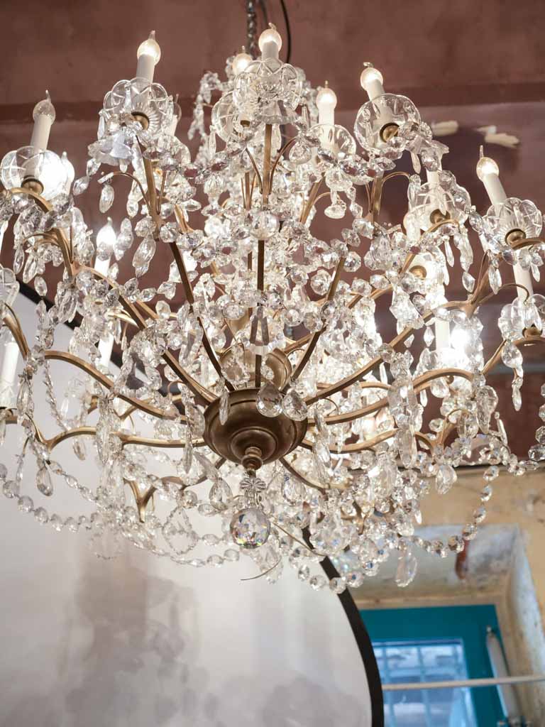 Regal antique bronze hanging lamp
