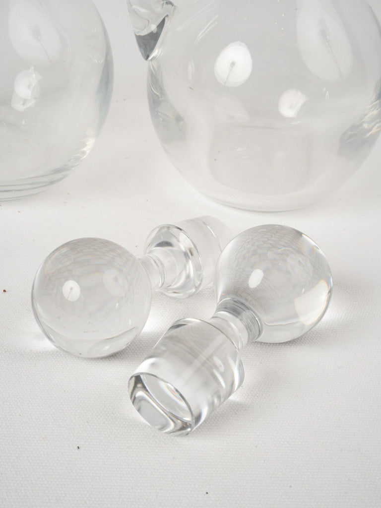 Classic round-stoppered carafes