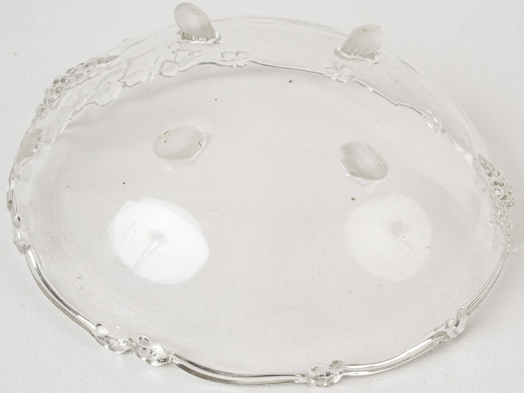 Stylish grape motif glass fruit bowl