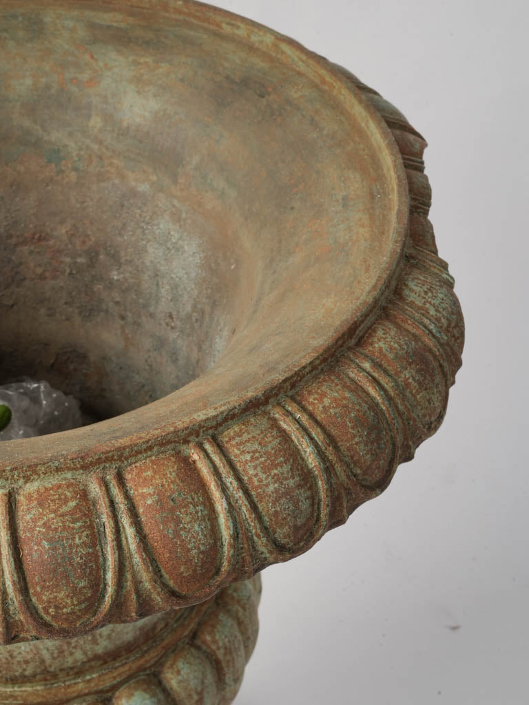 Bold gadrooned body urn