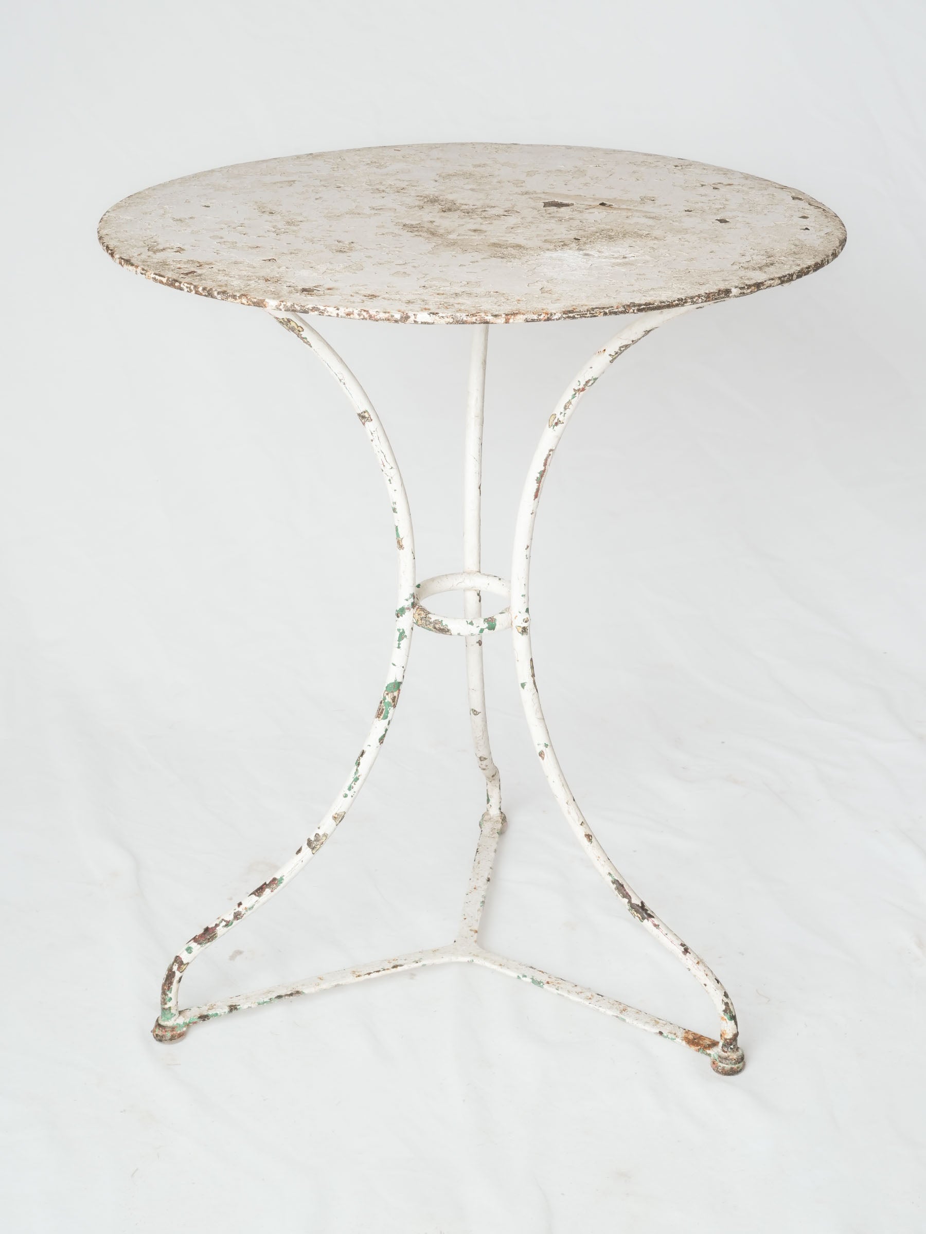 Antique French Iron Garden Guéridon w/ Layered White Painted Finish - 27¼" x 23¼"