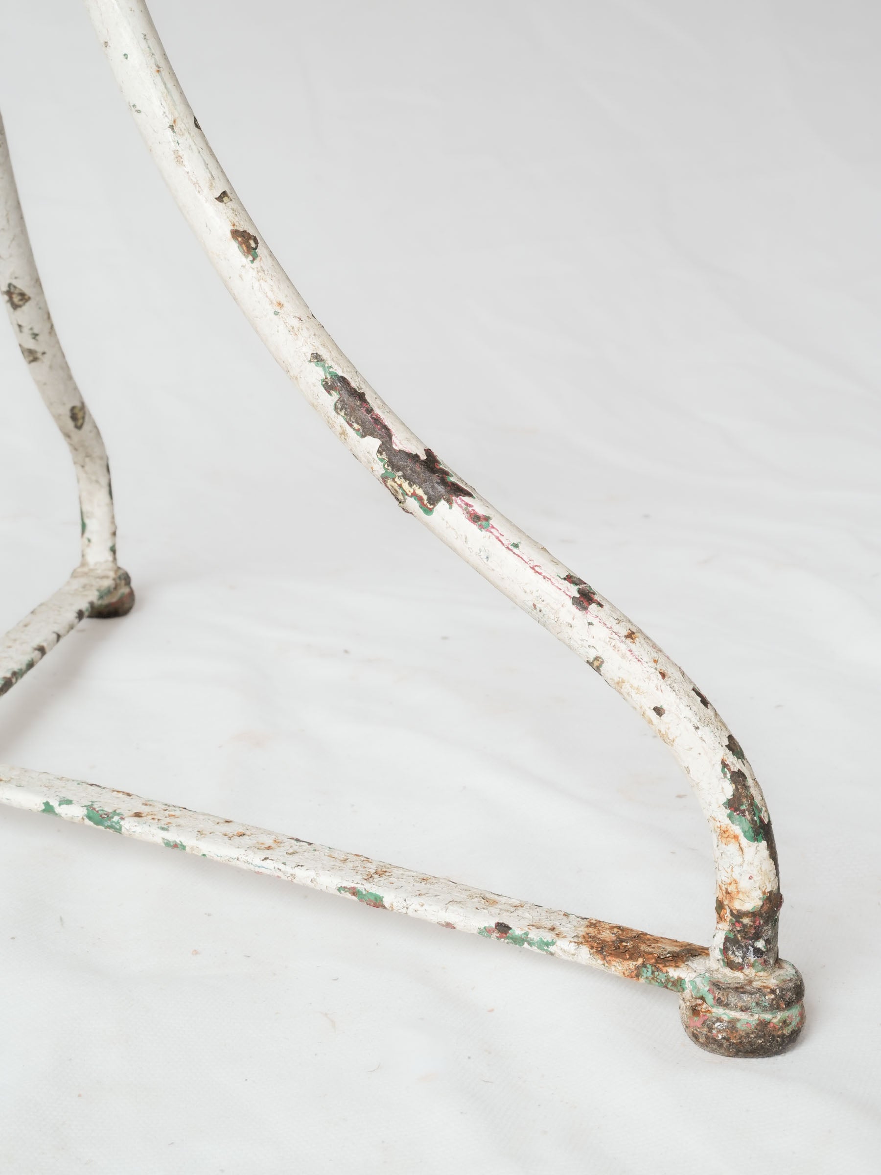 Antique French Iron Garden Guéridon w/ Layered White Painted Finish - 27¼" x 23¼"