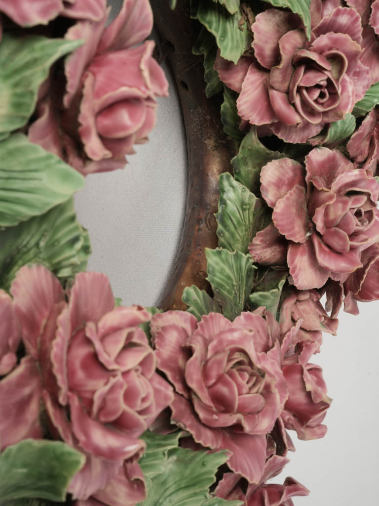 Graceful vintage wall décor