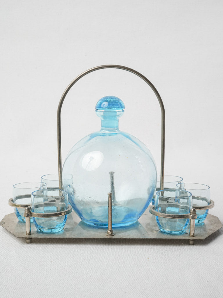 Refined streamlined aesthetic decanter