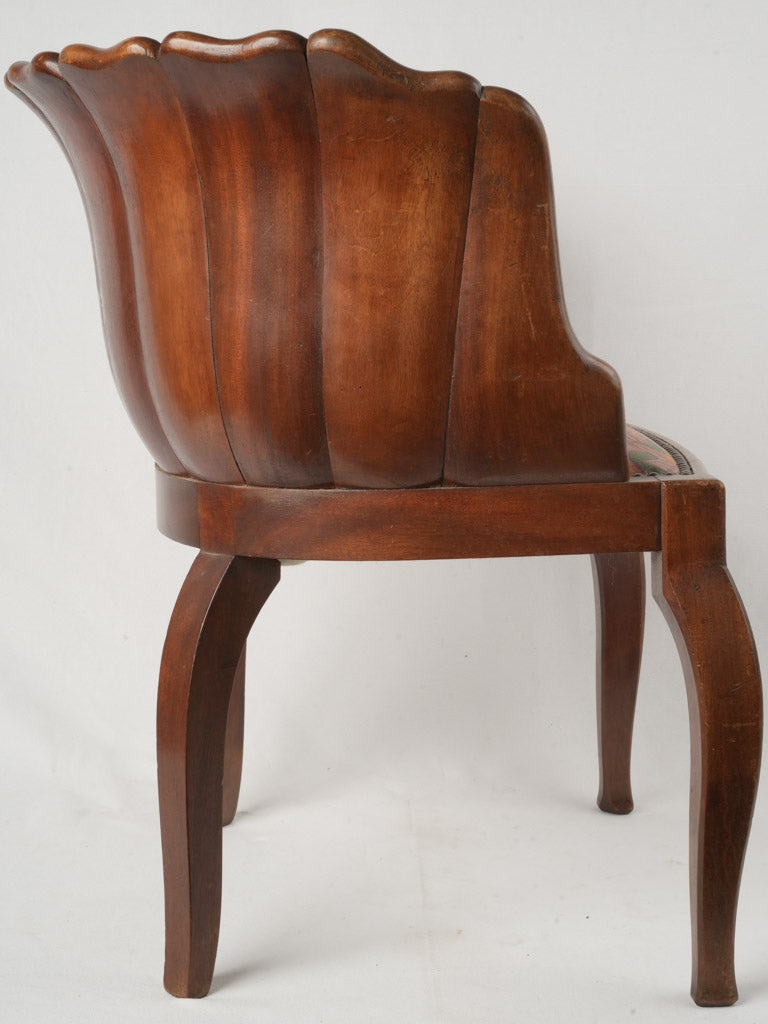 Elegant wooden dressing area chair