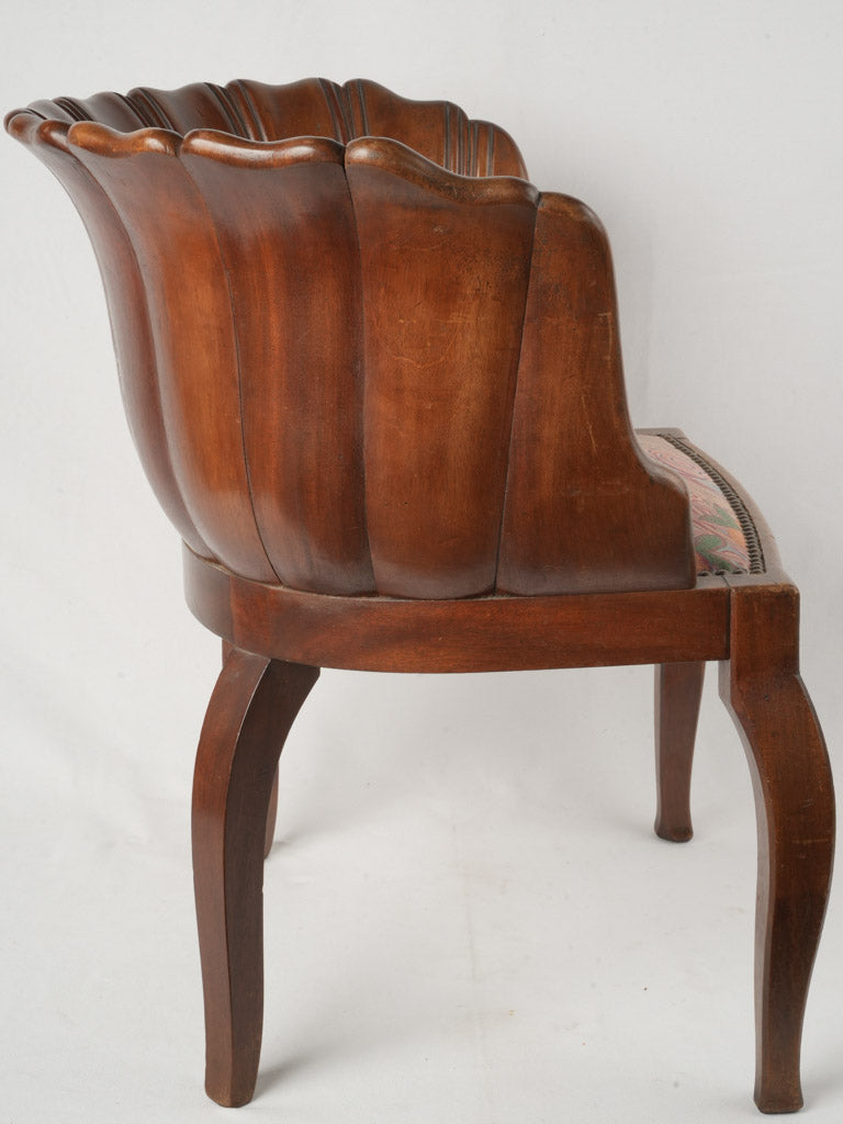 Original Art Deco shell-shaped chair