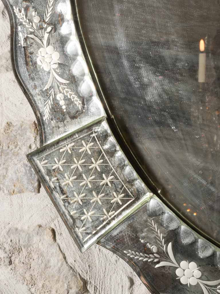 Impressive Early 20th Century Venetian-Style Oval Mirror - 39½" x 32"