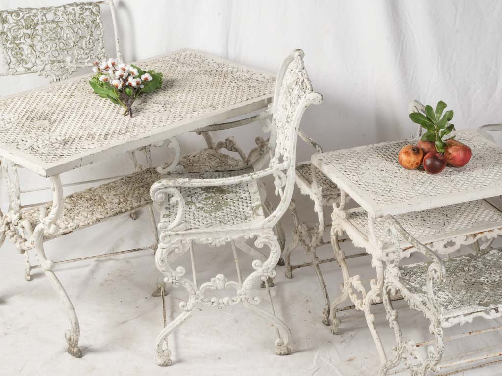 Intricate lightweight patio set