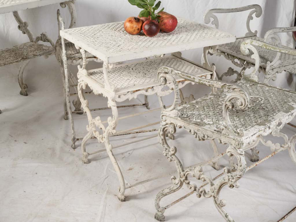 Lyrical white-painted outdoor ensemble