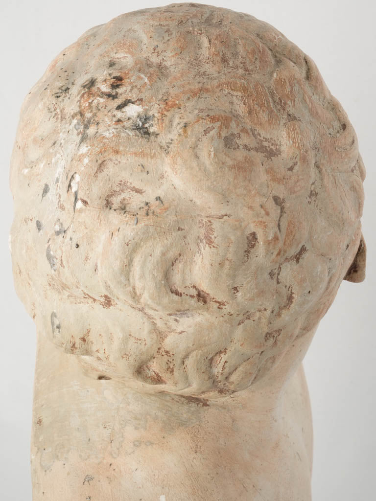 Refined historical plaster ornament