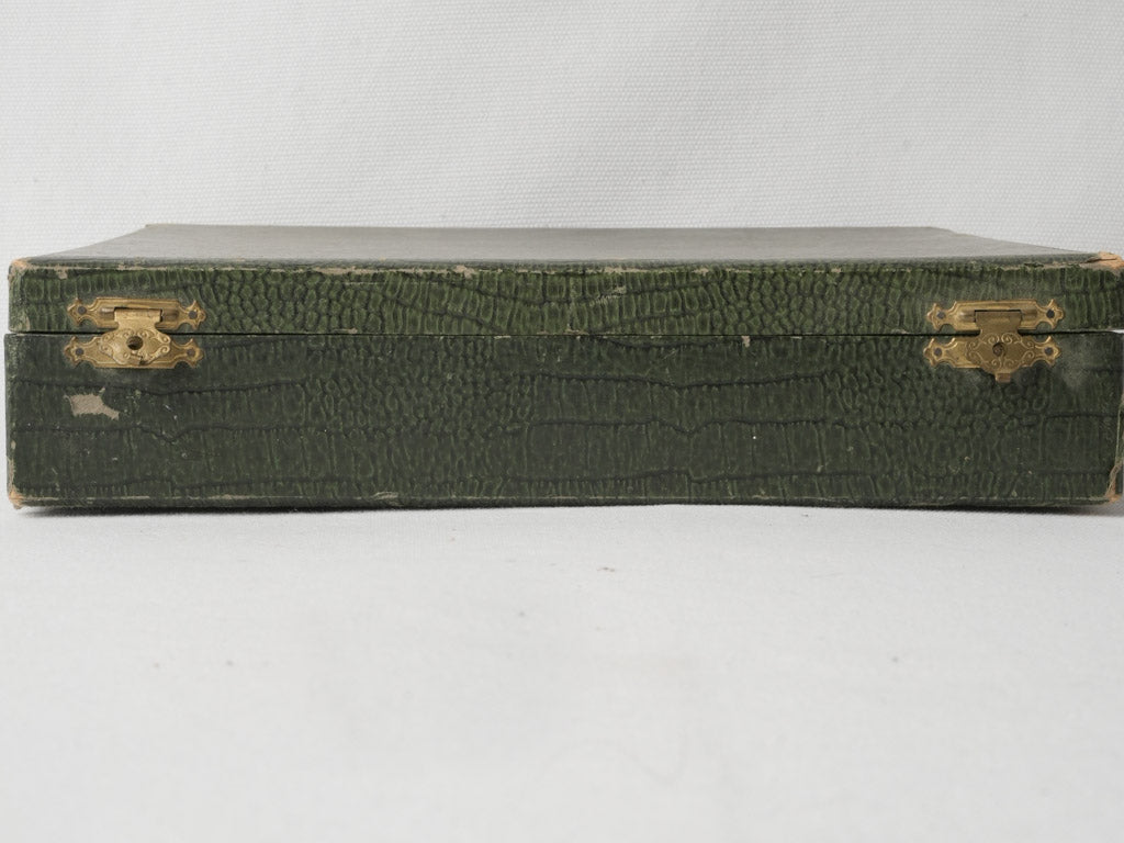 Chanteduc farm rustic vanity essentials