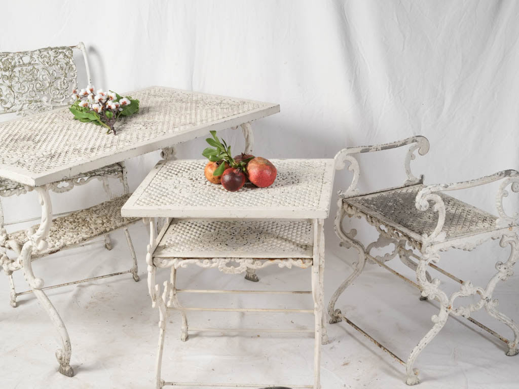 Charming French garden focal set