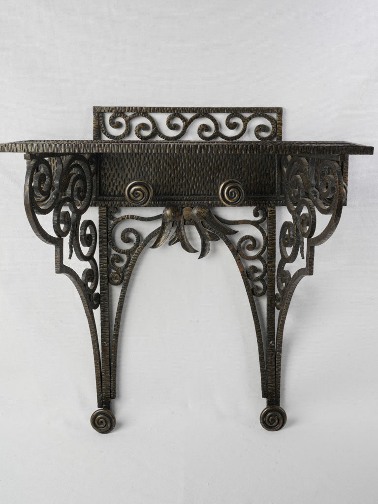 Elegant geometric wall-mounted coat rack