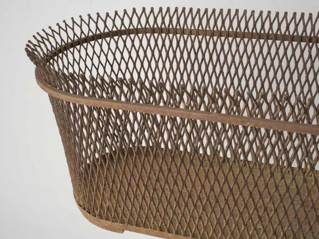 Iconic sculptural form planters
