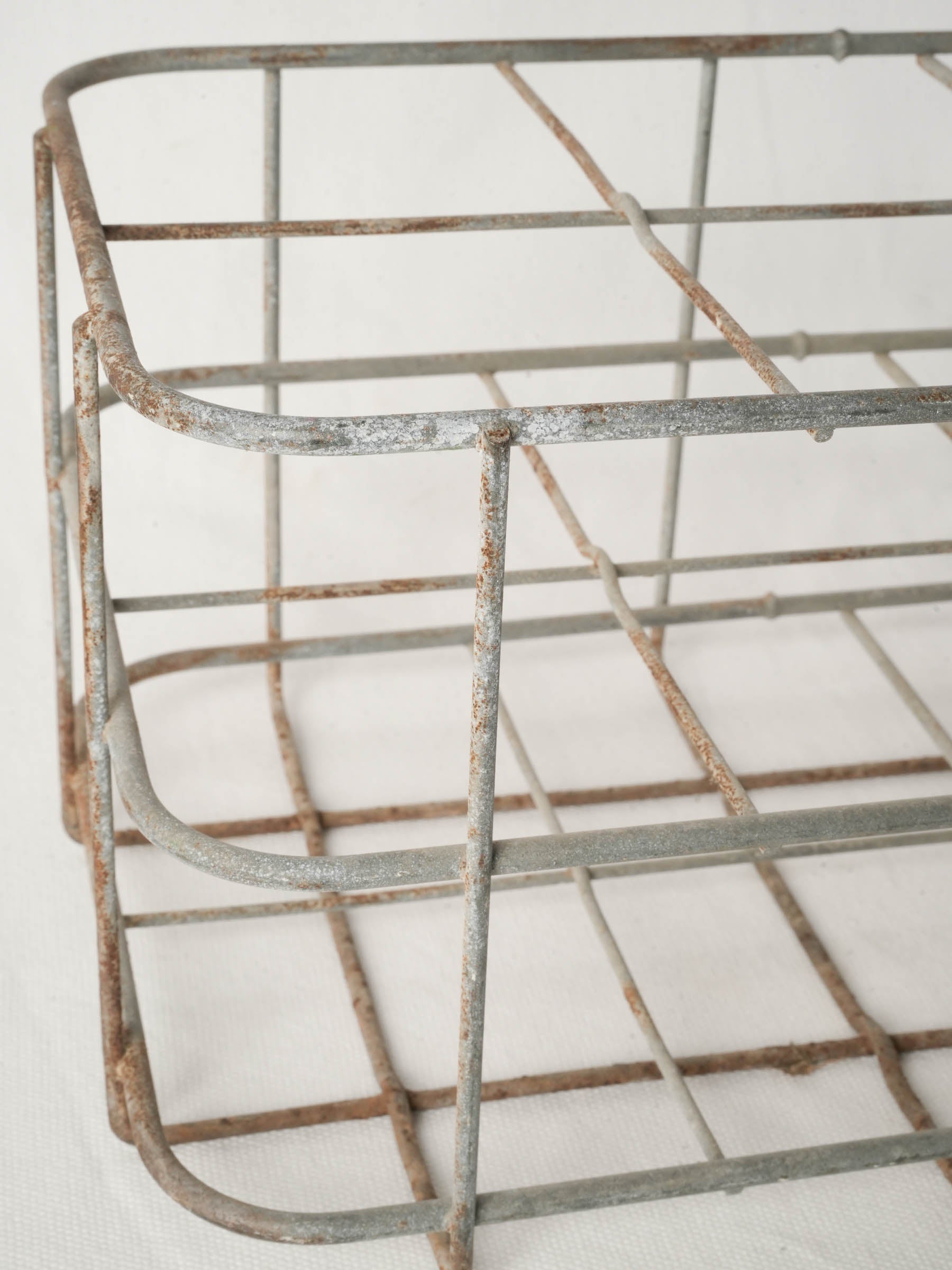 Oxidized finish beverage caddy
