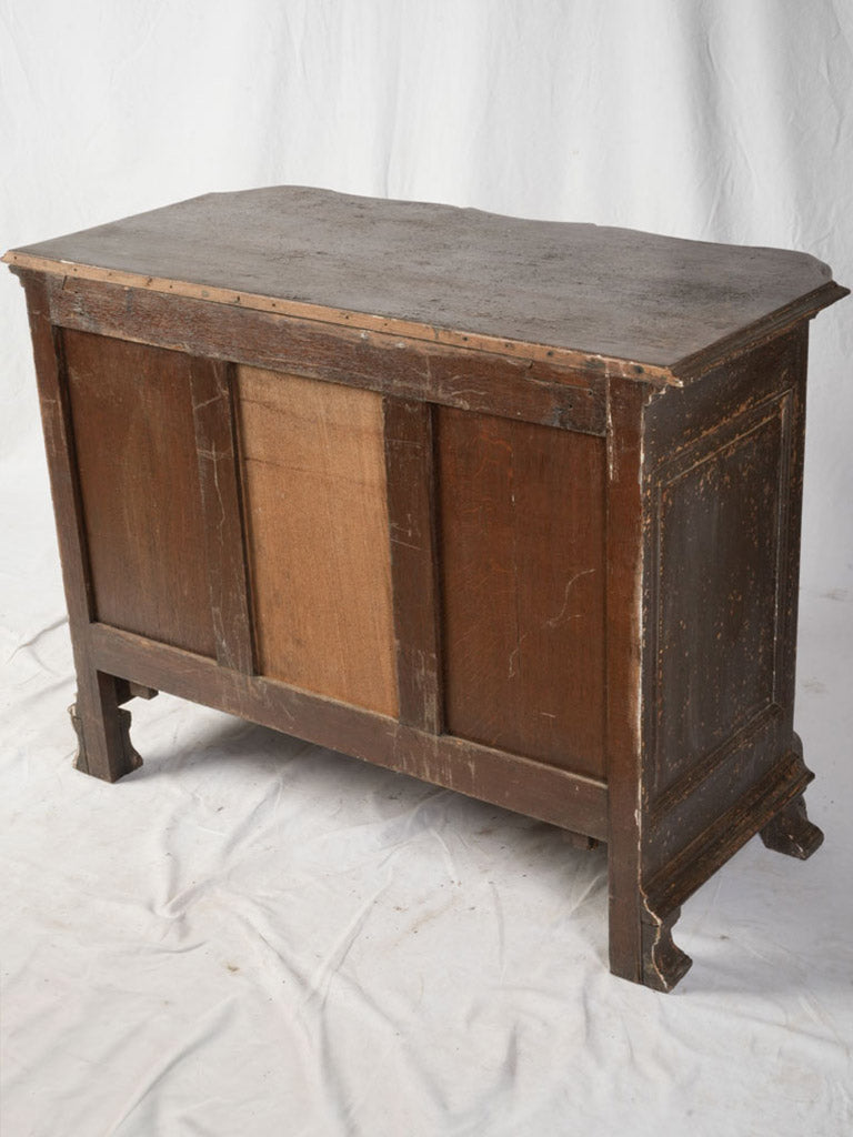 Quiet elegance Dutch chest