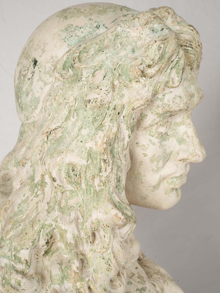 Prestigious state theater homage bust