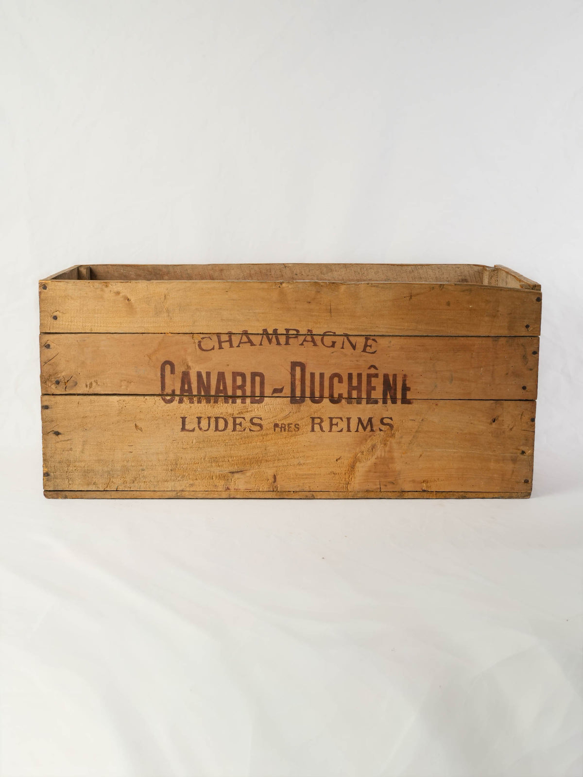 Large Canard-Duchêne Champagne Shipping Crate, Early 20th-Century - 18" x 32"