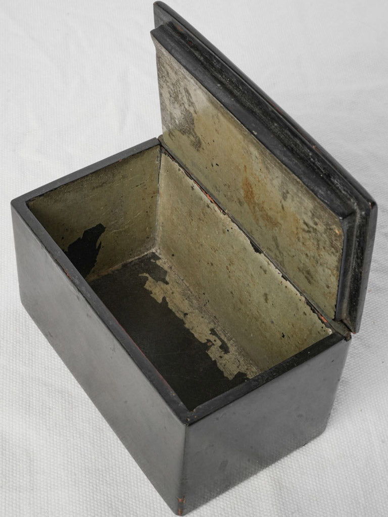 Elegant Fedoskino tea container