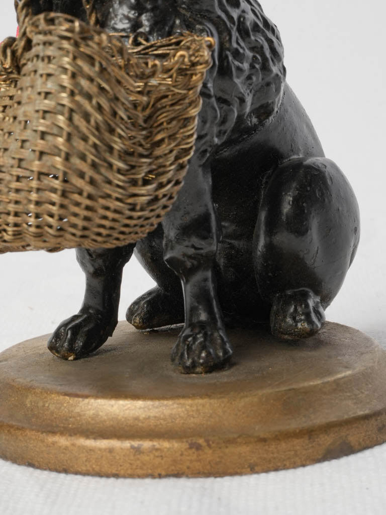 Stylish Lightweight Circular Base Sculpture