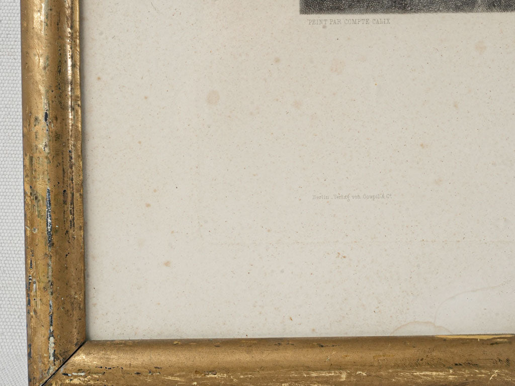 Elegant nostalgic wall decor