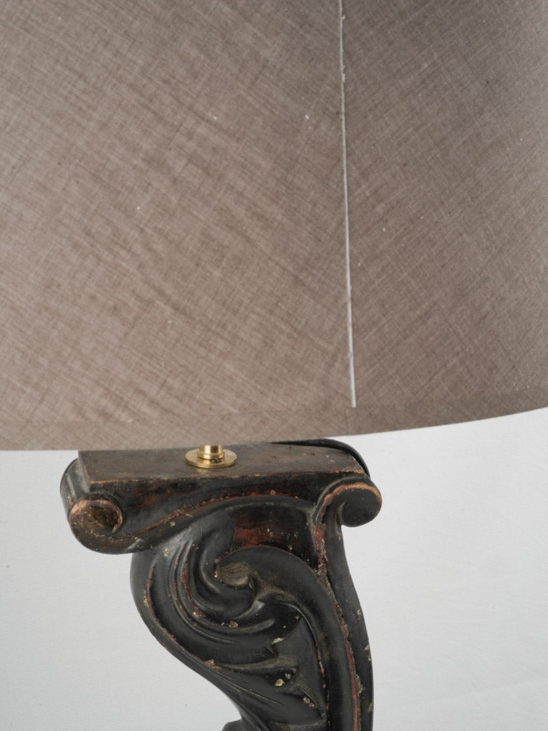Refined elegant boiseries lamps