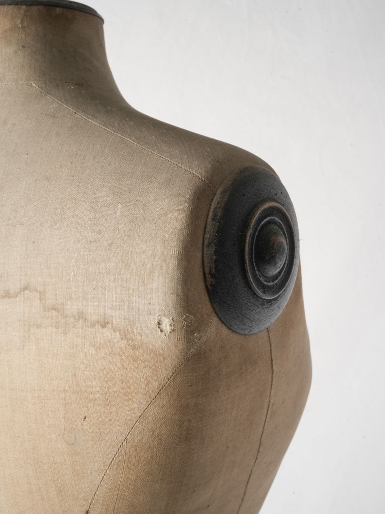 Nostalgic sculptural focal point