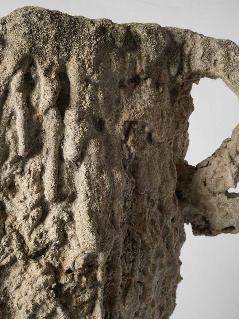 Curved branch-inspired stand