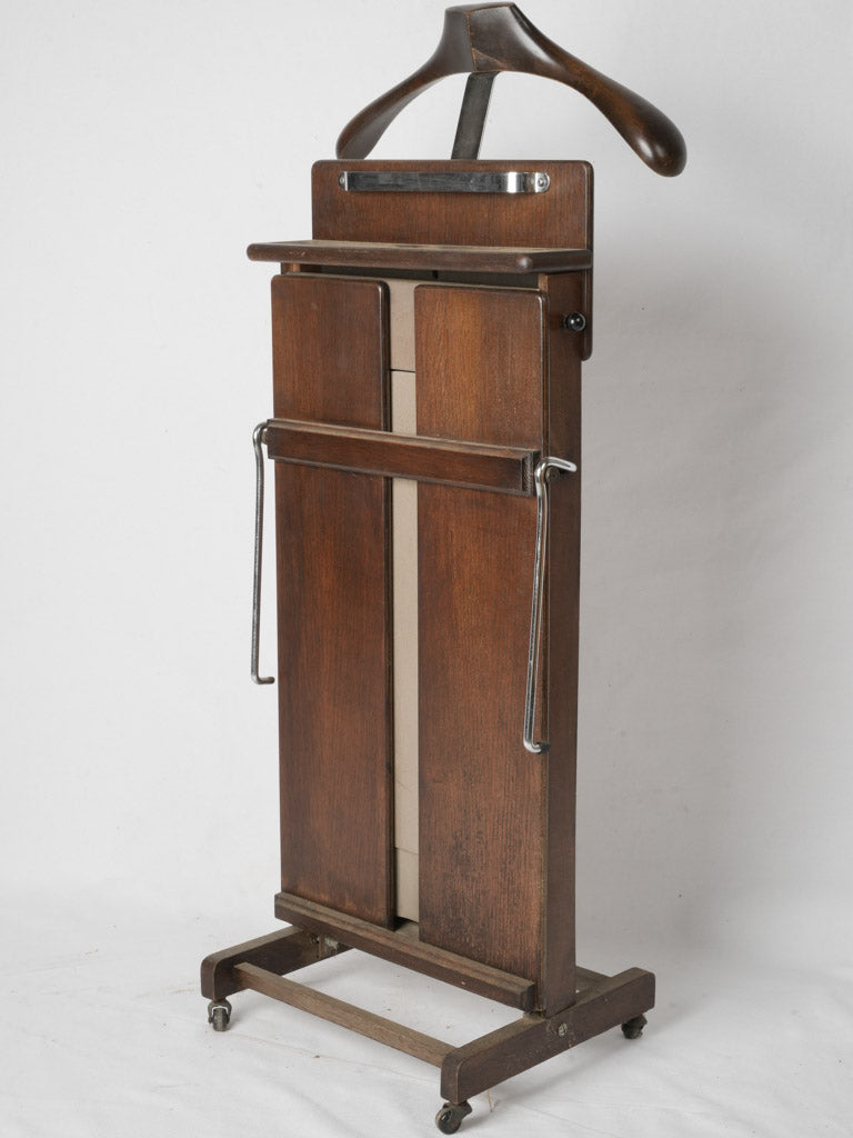 Vintage 1950s French wooden clothes valet | 1950s-french-wooden-clothes-valet-stand