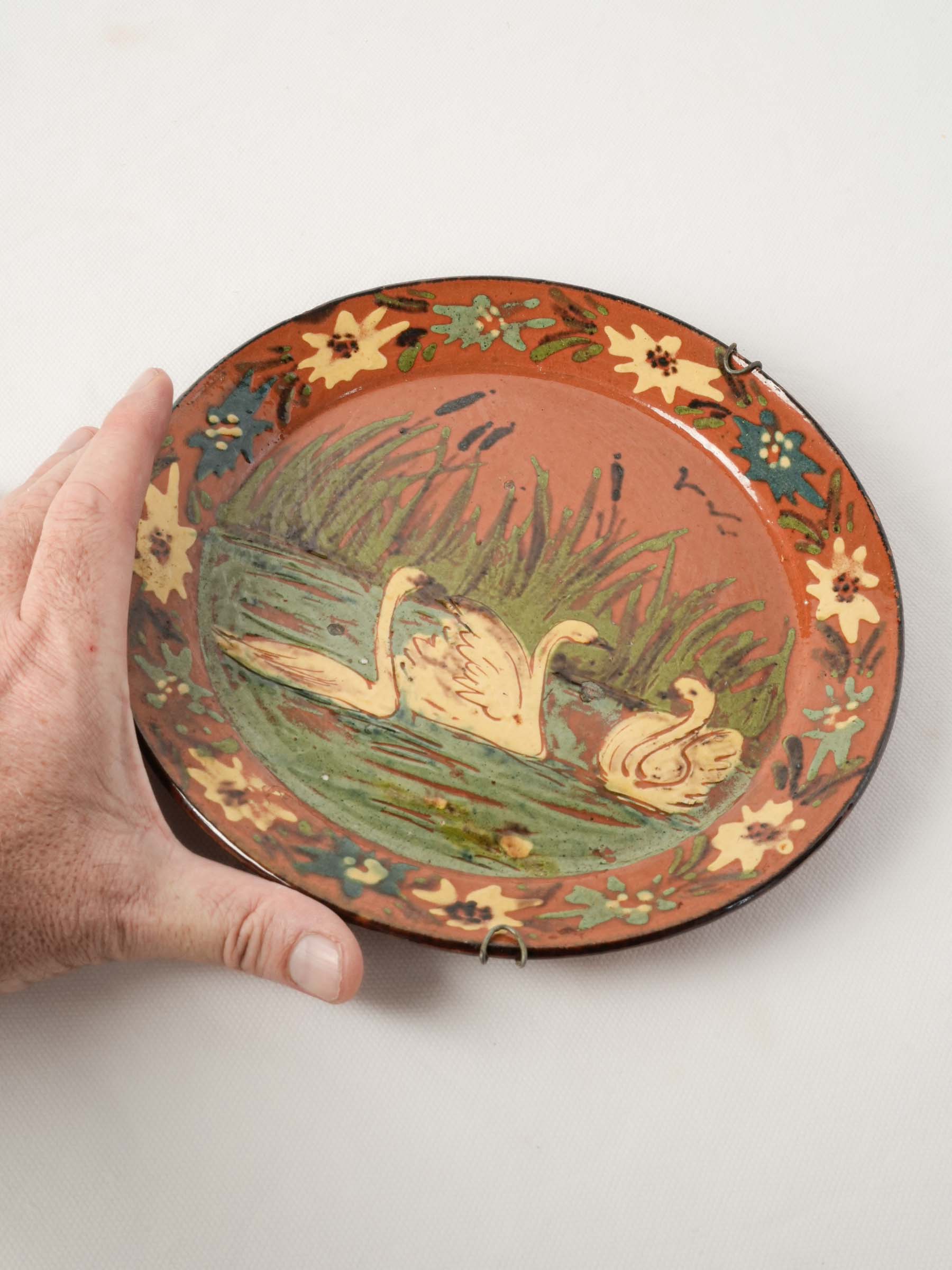 Hand-Painted French Decorative Plate by Robert Géry w/ Swans, 1920–1950 - 8¾"