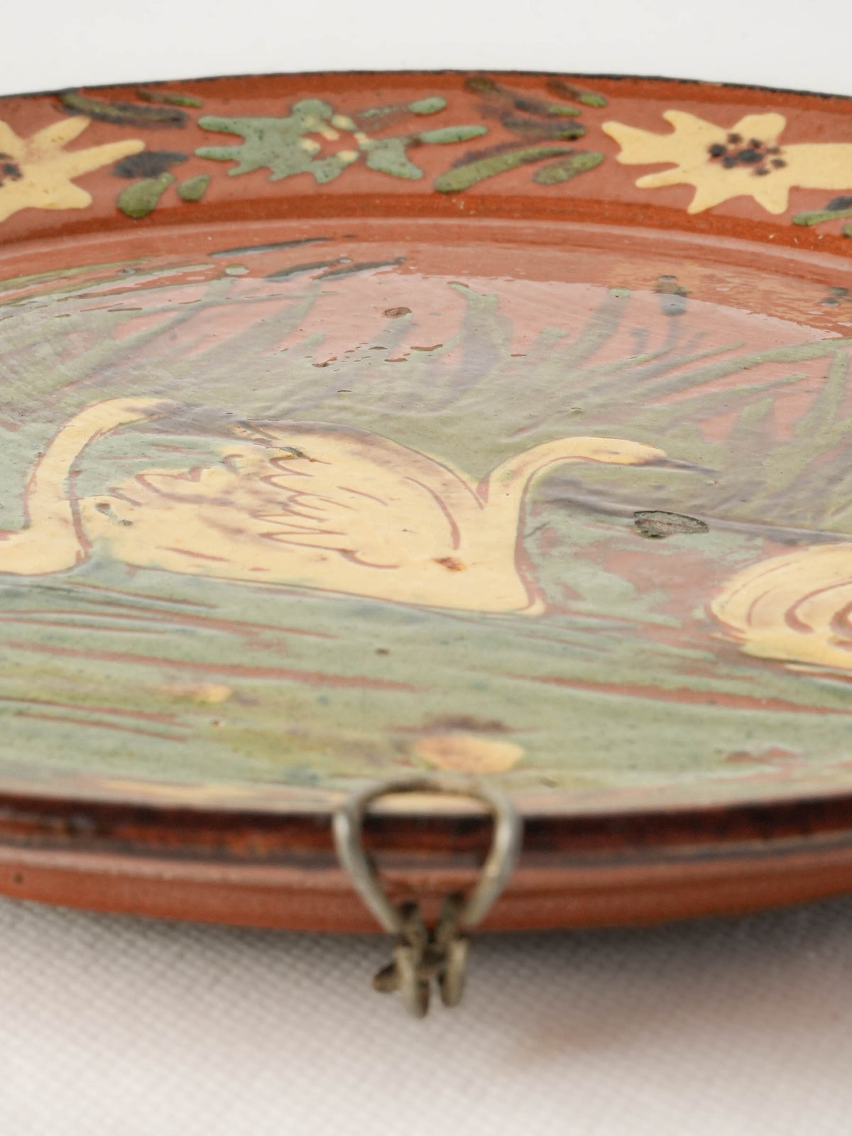 Hand-Painted French Decorative Plate by Robert Géry w/ Swans, 1920–1950 - 8¾"