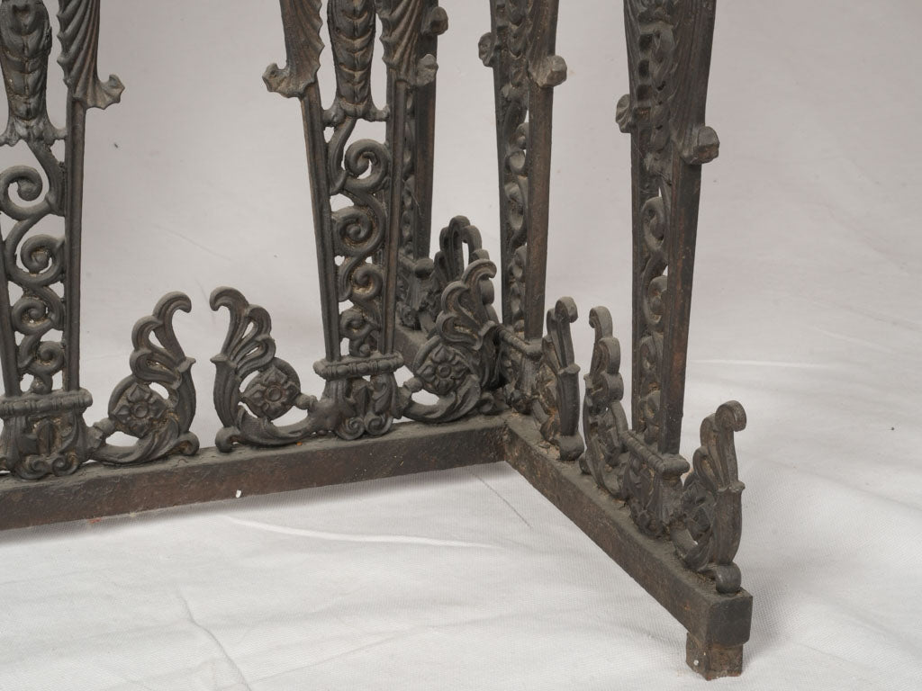 Timeless classic decor console