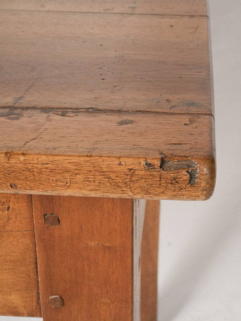 Classic vintage French seating table