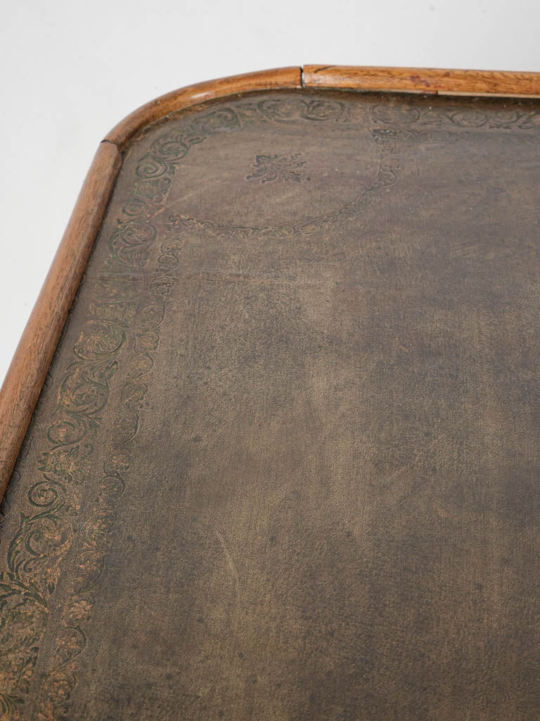 Atmospheric patina leather top
