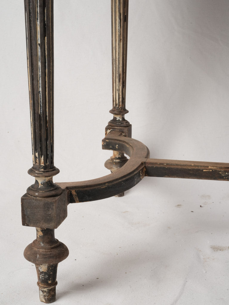 Functional sculptural drinks stand