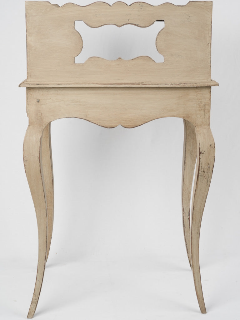 Elegant cabriole-legged bedside furniture
