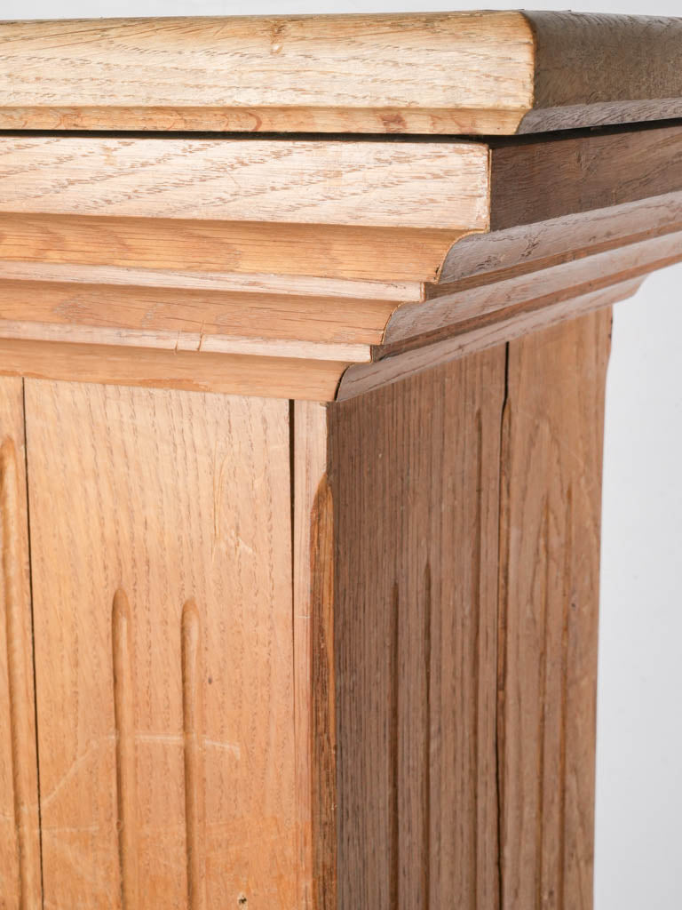 Timeless oak display plinth