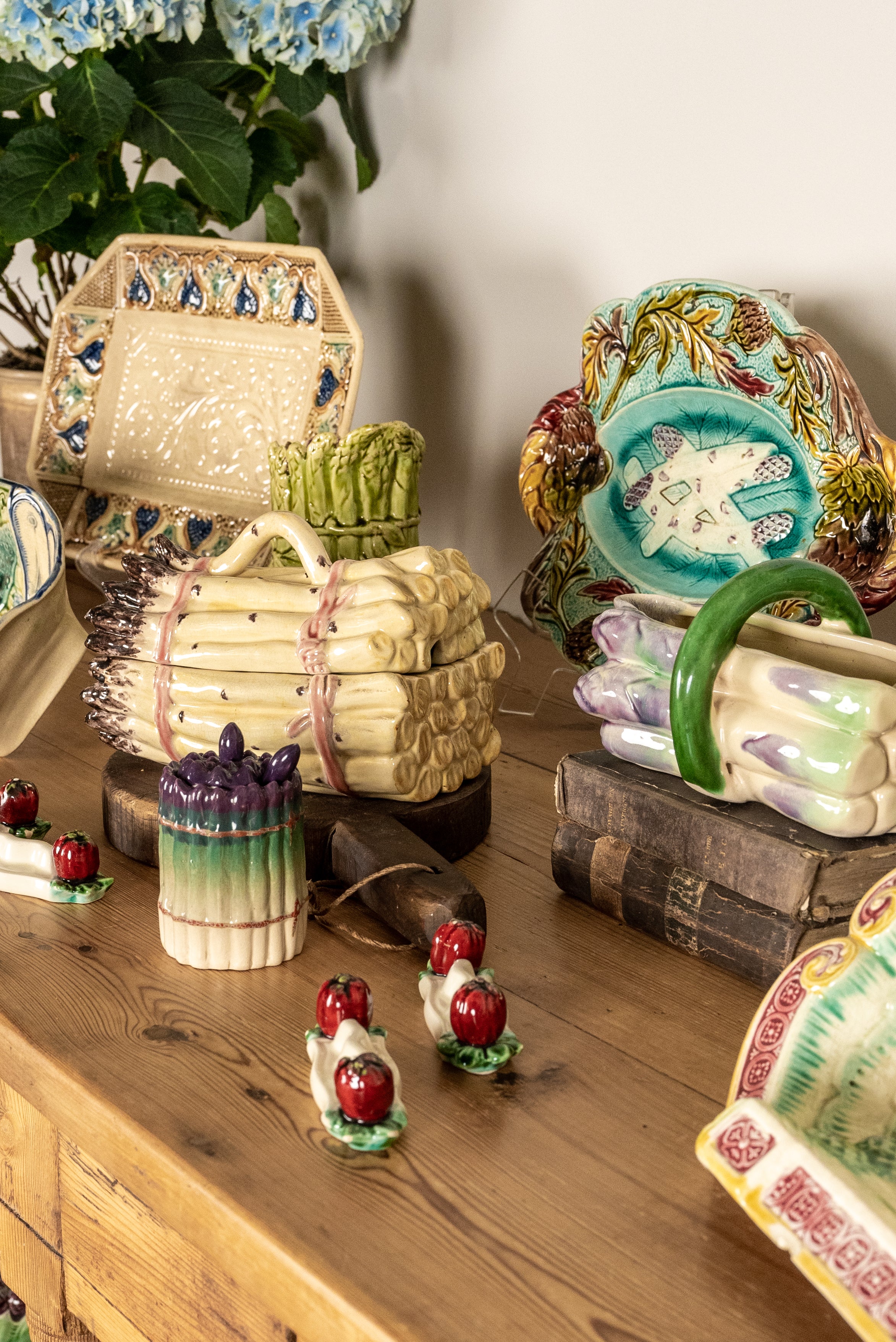 Ceramic white asparagus-themed container