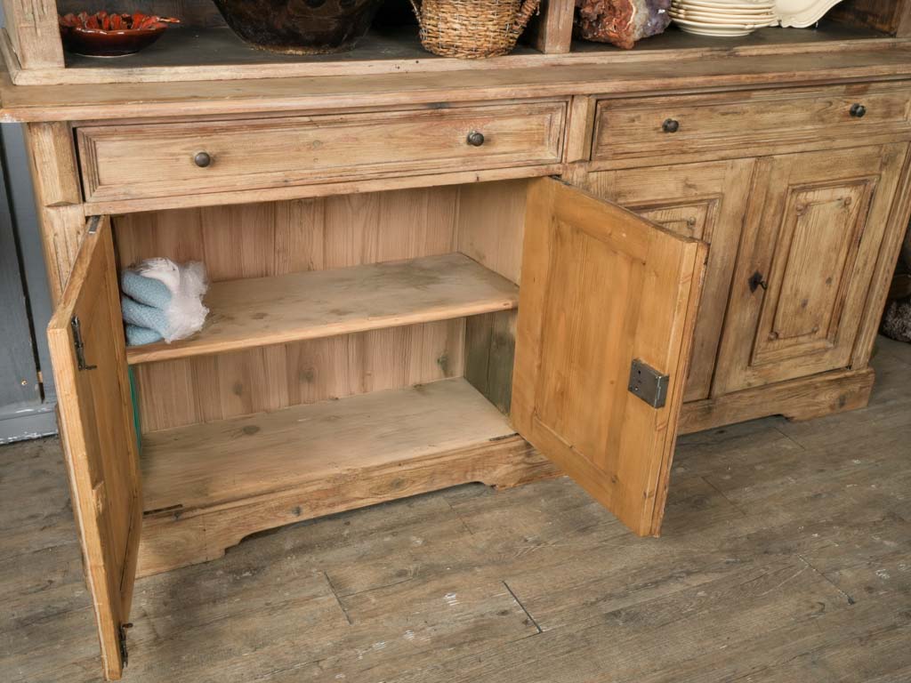 Warm natural-grain display cabinet