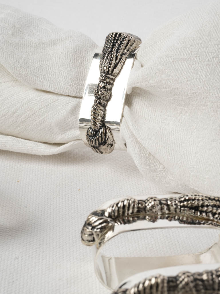 Silver textured design napkin rings