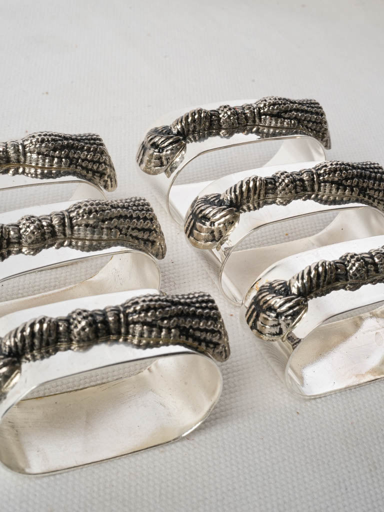 Textured tassel motif dining rings  