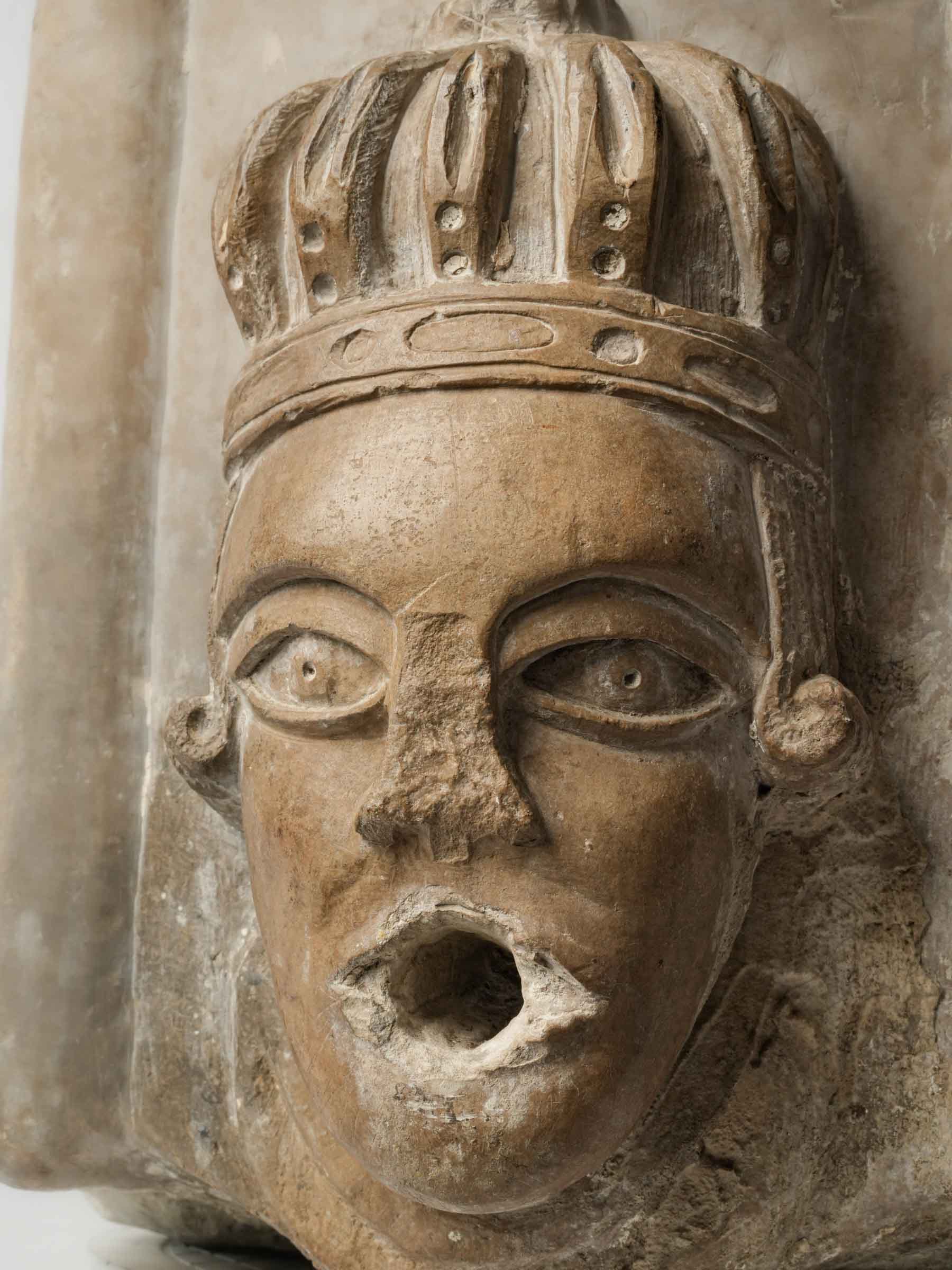Architectural Carved Stone Water Spout with Crowned King's Head, Circa 1600 - 12¼"