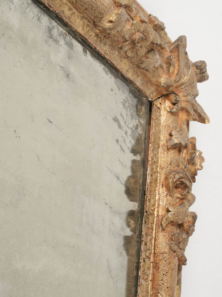 Distinctive classical motif vintage mirror