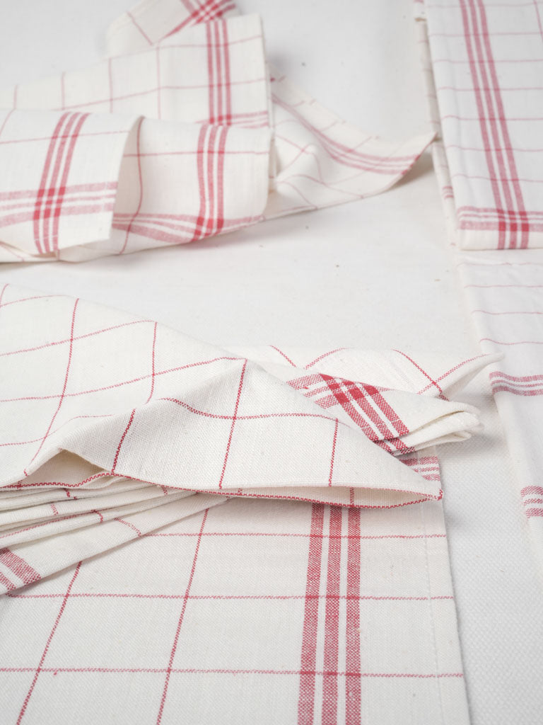 Unused Vintage French table linen set in original box 61" x 80¾"