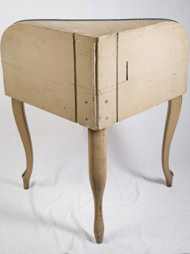 Stuck lock vintage desk