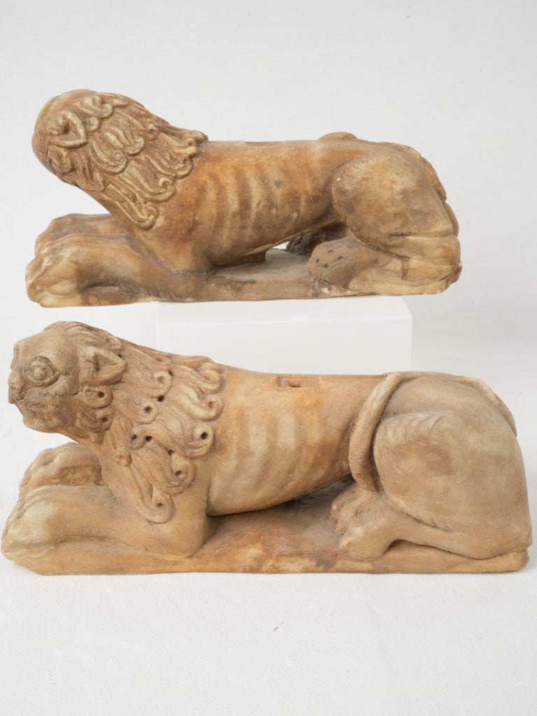 Polished Renaissance marble lion figurines