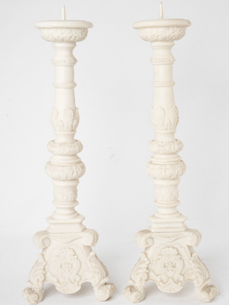 Antique-look marble Sia candlesticks