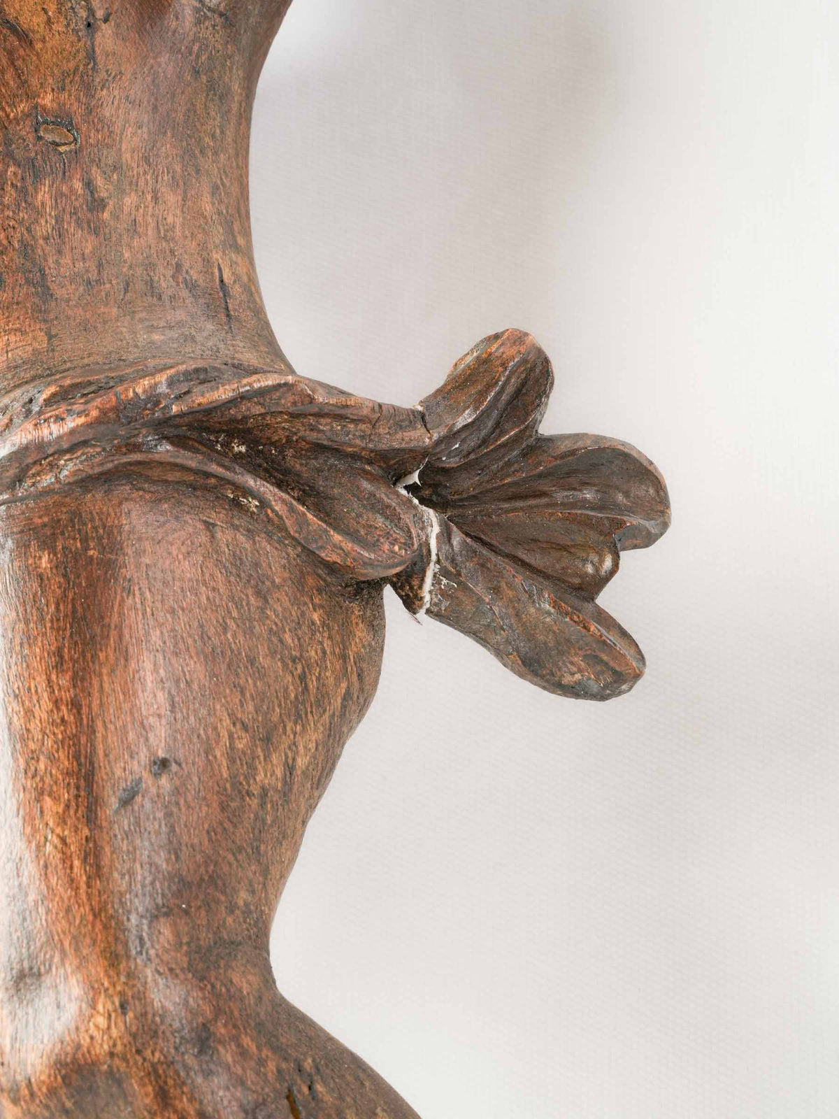 Pair of 18th-Century Carved Wooden Cherubs for Wall Display - 20½"